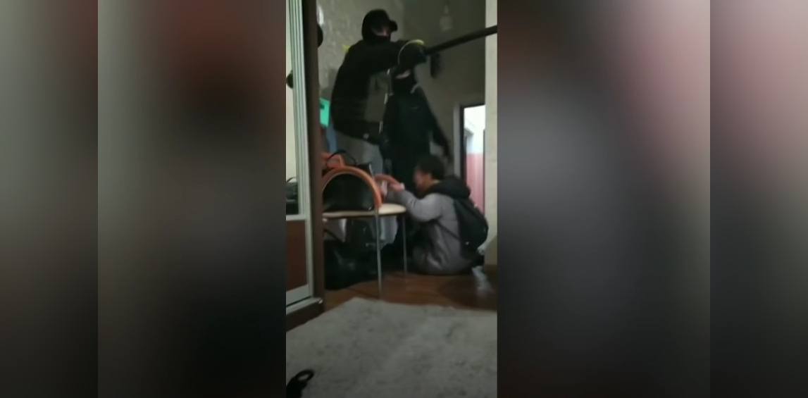Захват подростков и побитый доктор: недавние операции белорусских силовиков