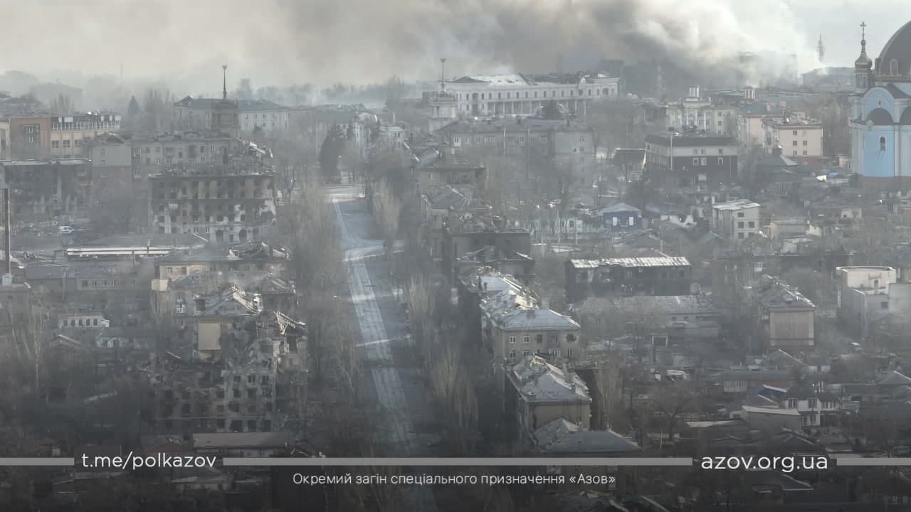 Защитники Мариуполя могли, но отказались покинуть город — Зеленский