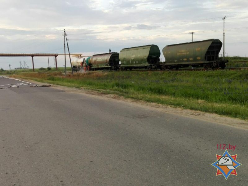 Каля Салігорска ліквідавалі ўцечку з цыстэрны салянай кіслаты (фота)