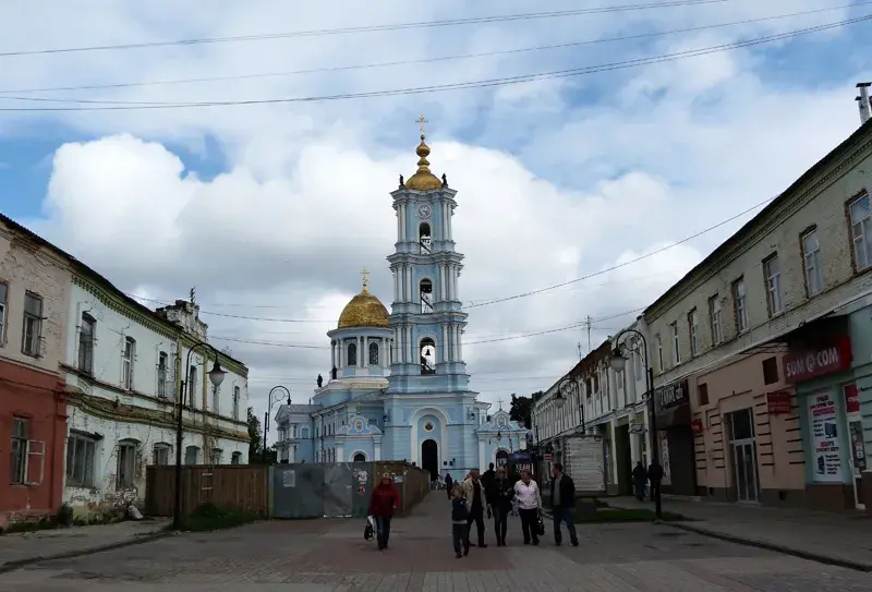 Жизнь в 30 километрах от фронта: “Как будто стоишь около высоковольтной линии”