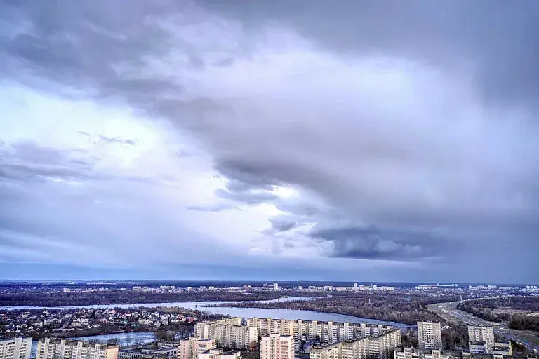 Жизнь в 30 километрах от фронта: “Как будто стоишь около высоковольтной линии”
