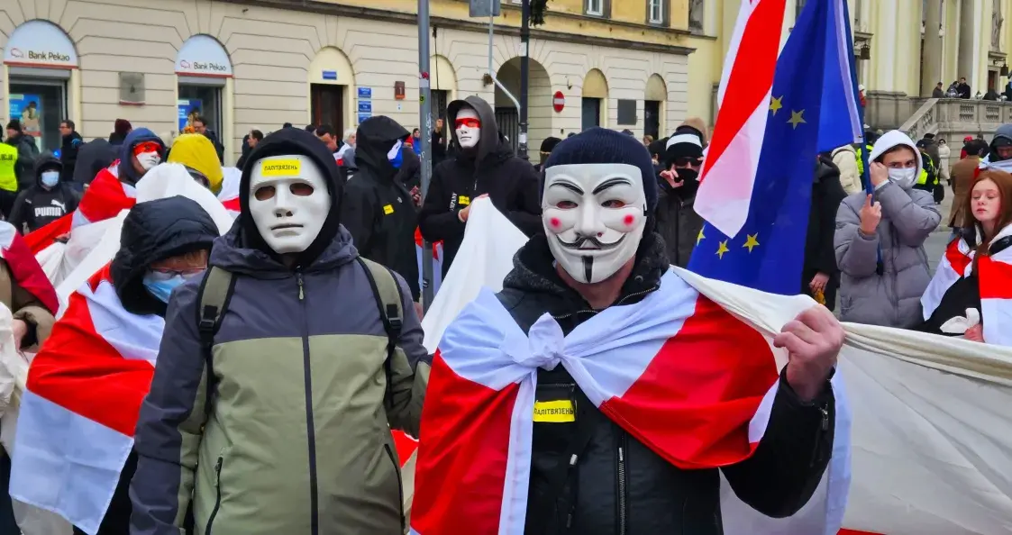 Як у Варшаве прайшоў марш “Не мой выбар” — фотарэпартаж