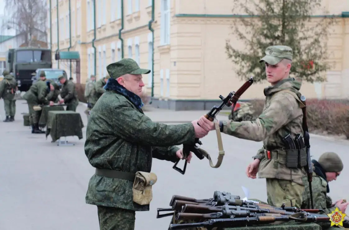 КДБ рыхтуе правакацыі на заходняй і паўднёвай межах Беларусі — Сахашчык