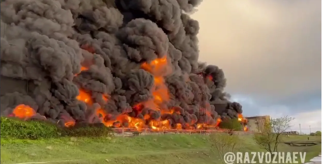 Пострадавших в результате обстрела нефтебазы нет / фото из телеграм-канала назначенного Россией крымского губернатора Михаила Развожаева

