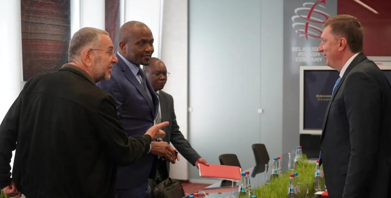 Lukashenka's "wallet" Zingman, Kenyan Trade Cabinet Secretary Moses Kuria and BPC head Aliaksei &nbsp;Skraha / twitter.com/HonMoses_Kuria
