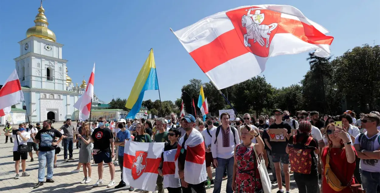 Белорусы на антивоенном пикете в поддержку Украины / Reuters
