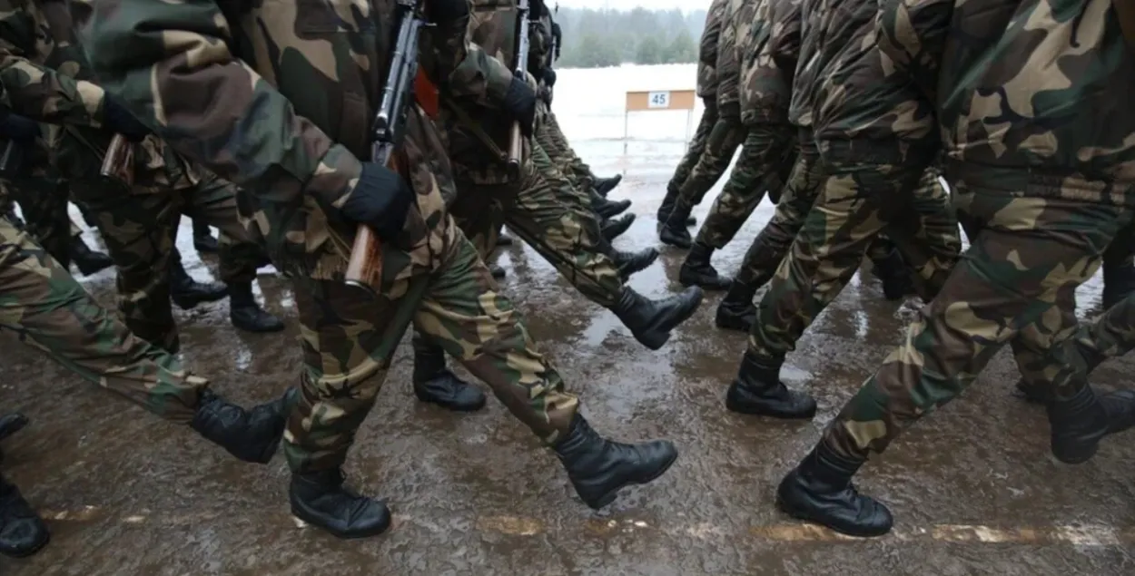 Многім беларусам складана знайсці працу, і гэта засланяе вайну і мабілізацыю / kp.ru
