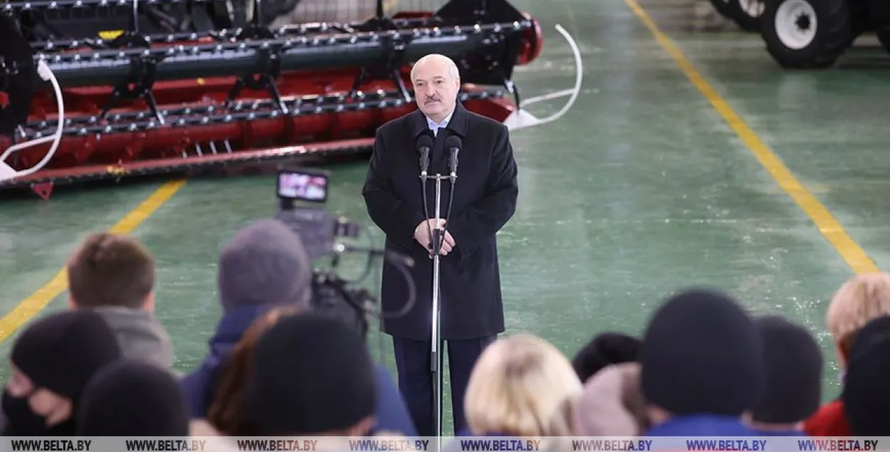 Александр Лукашенко на "Гомсельмаше" / БЕЛТА​
