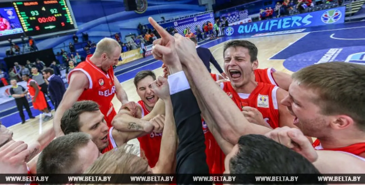 Як беларускія баскетбалісты сенсацыйна перамаглі чэмпіёнаў Еўропы (відэа)