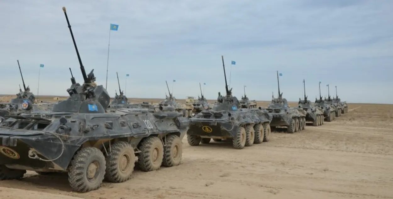 Падчас вучэнняў у моры патанулі 4 казахстанскія БТР-80 з салдатамі