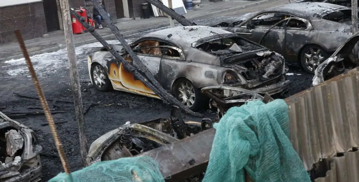 У Маскве на Рублёўцы падпалілі 9 дарагіх іншамарак