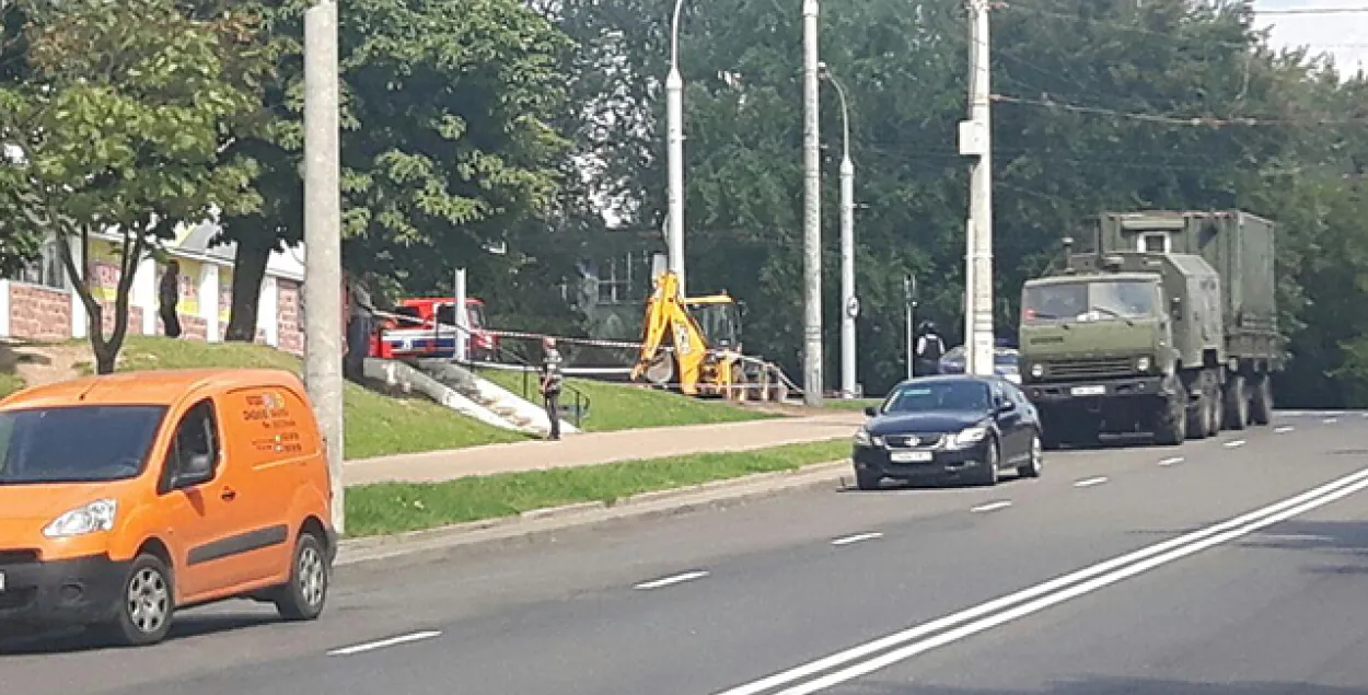 На мінскай вуліцы Ванеева знайшлі авіябомбу (фота)