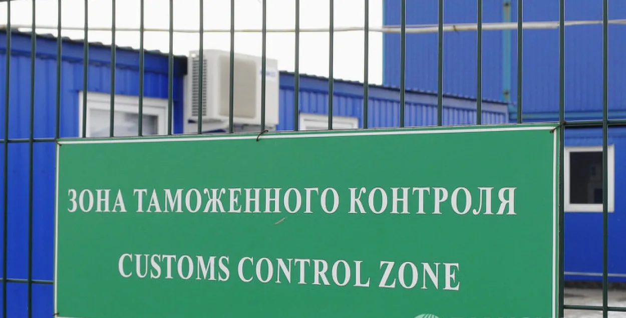 У Беларусі ў 5 разоў падаражэлі паслугі мытні за "растаможку" аўтамабіляў