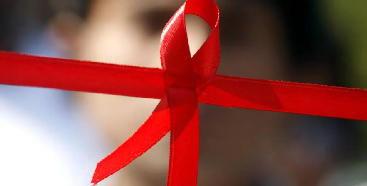 Красная лента — символ солидарности с ВИЧ-инфицированными людьми /&nbsp;EHPV - Eesti HIV-positiivsete võrgustik
