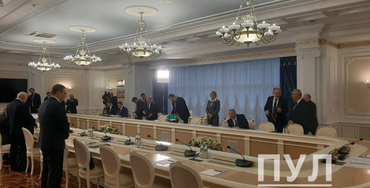 Лукашэнка сабраў у Палацы Незалежнасці ўсё кіраўніцтва краіны