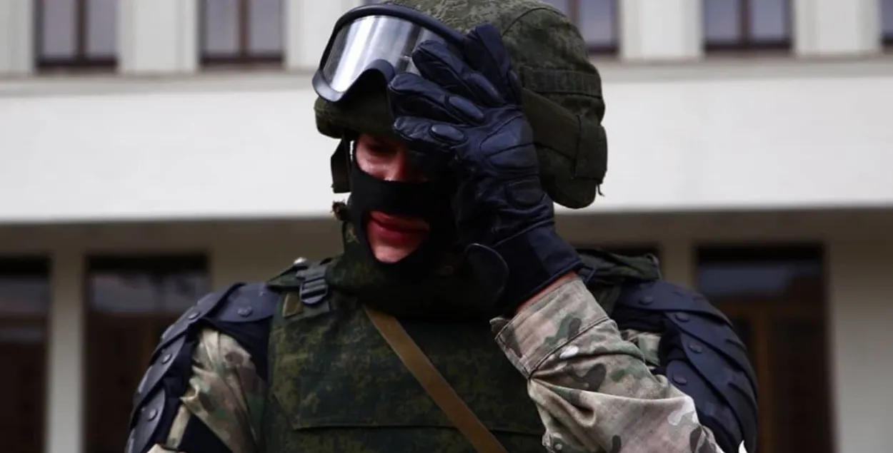 Сілавік на акцыі пратэсту ў жніўні / "Радыё Свабода"