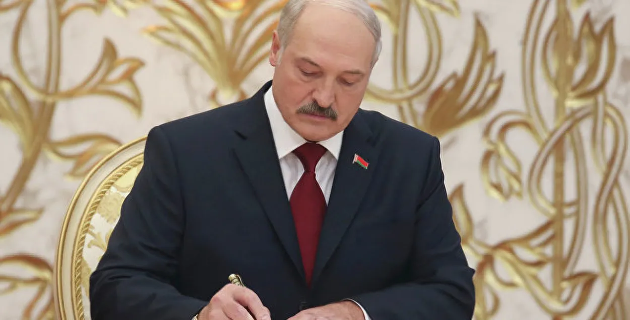Аляксандр Лукашэнка падпісаў указ аб выданні кнігі