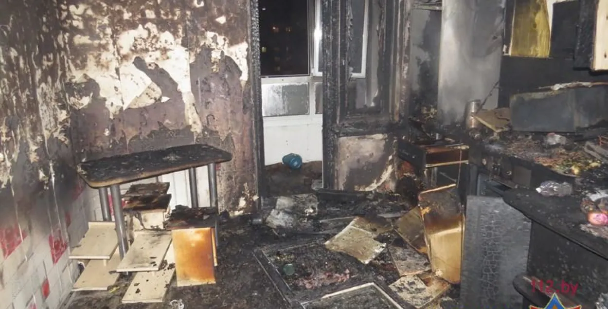 У Мінску з-за пажару з шматкватэрнага дома эвакуявалі 15 чалавек (фота)