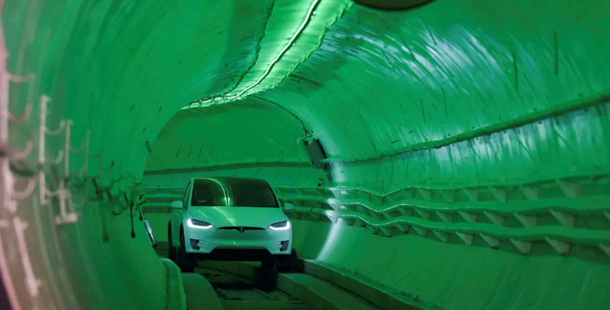 Як Tesla праехаў хуткасны падземны тунэль пад Лос-Анджэлесам (відэа)