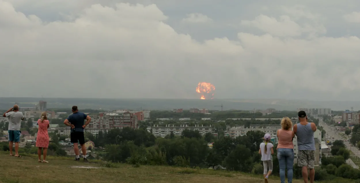 Взрывы на складе / Reuters​