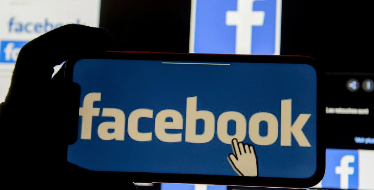 Facebook думает о Беларуси? / Reuters