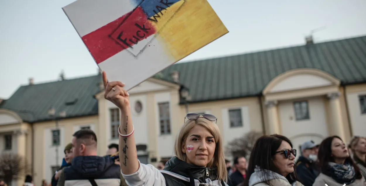 Беларусы на пратэсце супраць расійскай агрэсіі ў Беластоку, Польшча / Белсат