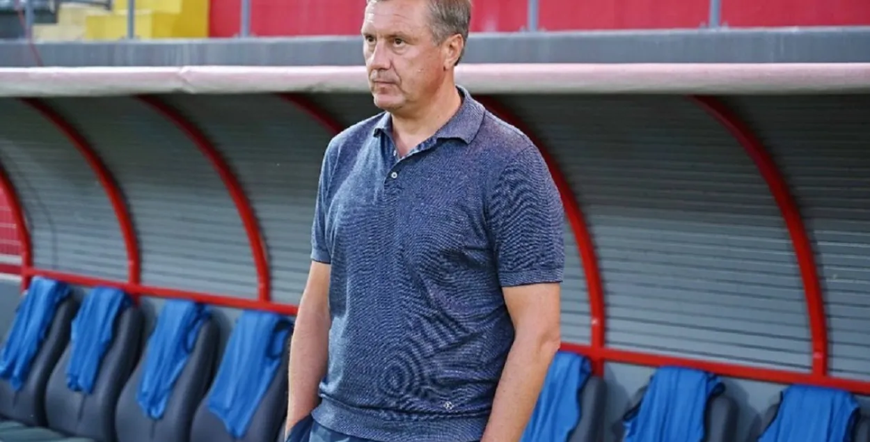 Аляксандр Хацкевіч на трэніроўцы каманды / https://www.facebook.com/karmiotissa/
