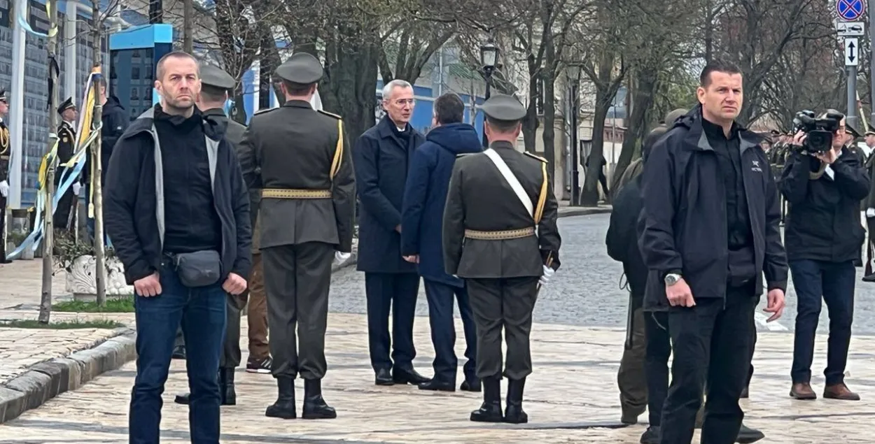 Йенс Столтенберг в Киеве / https://twitter.com/KyivIndependent/
