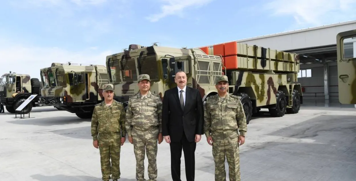 Прэзідэнт Азербайджана і беларускія сістэмы залпавага агню "Паланэз" (фотафакт)