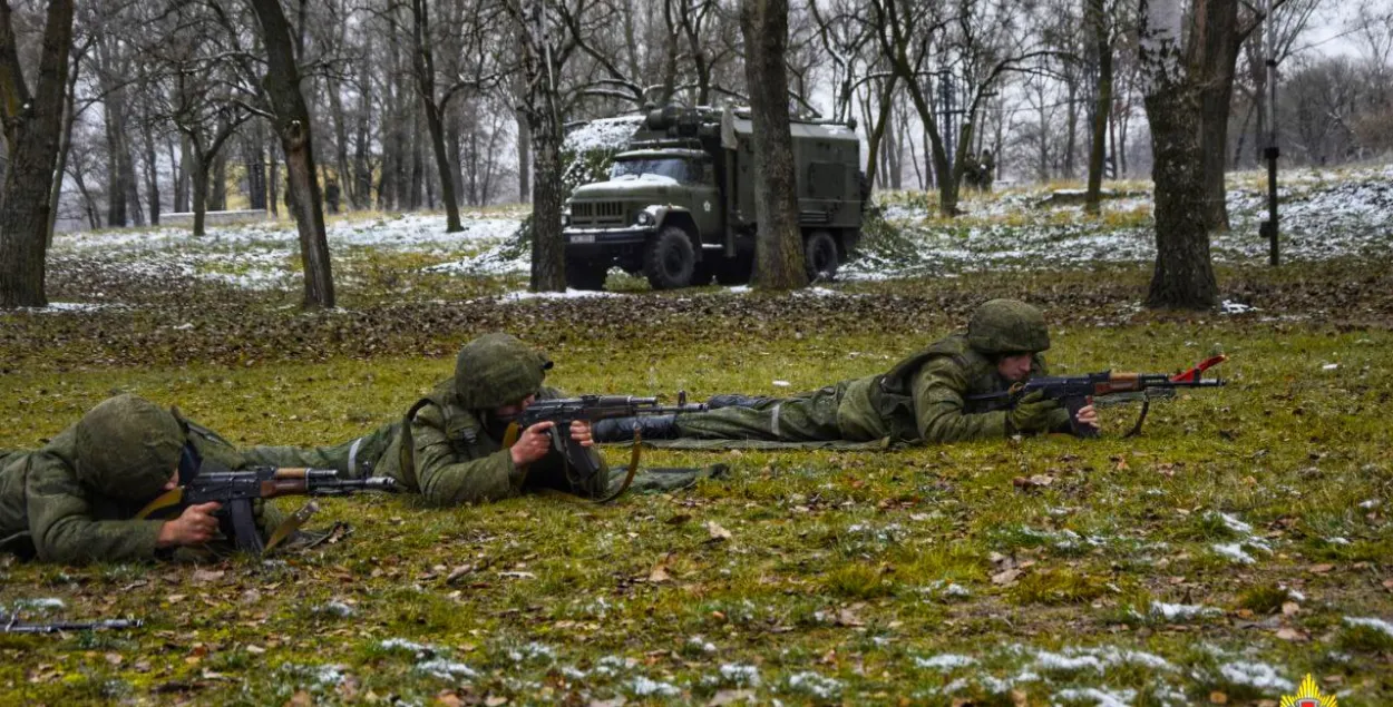 Солдаты на учениях / Минобороны РБ
