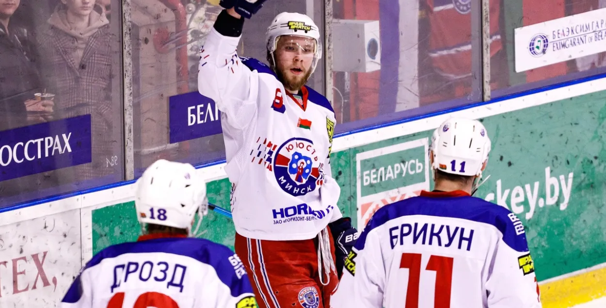 "Юность" &mdash; в финале / vk.com/yunosthockey