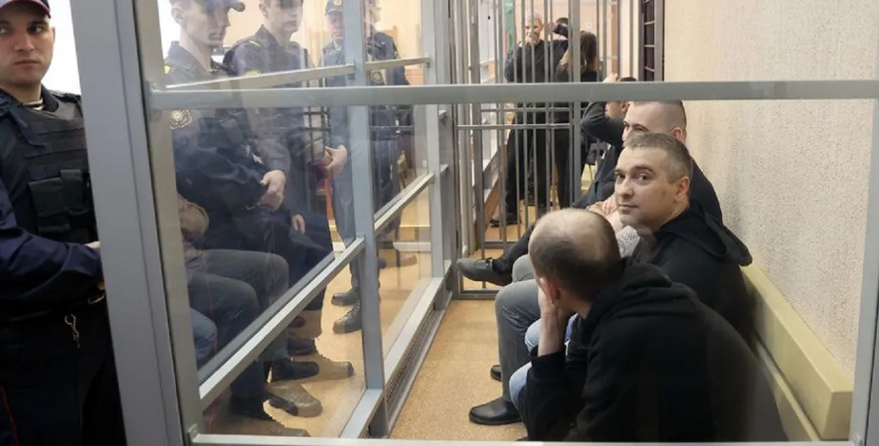 В Гомельском областном суде караулят политзаключенных, которых судили по делу "Рабочага руху" / gp.by
