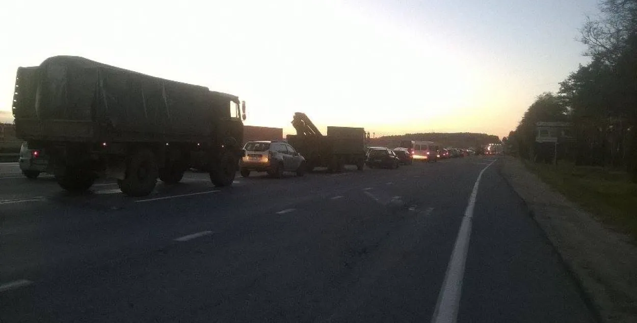 На ўездзе ў Мінск з боку Магілёва утварыўся вялікі затор (фота)
