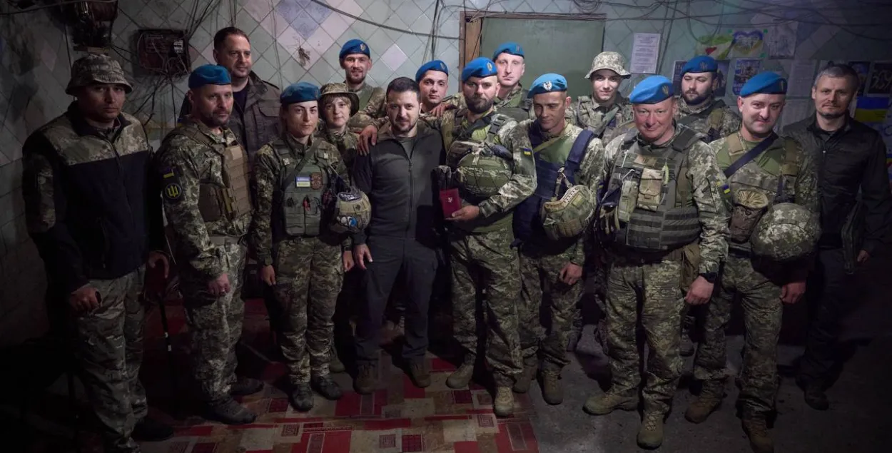 Владимир Зеленский и украинские военные / t.me/V_Zelenskiy_official/
