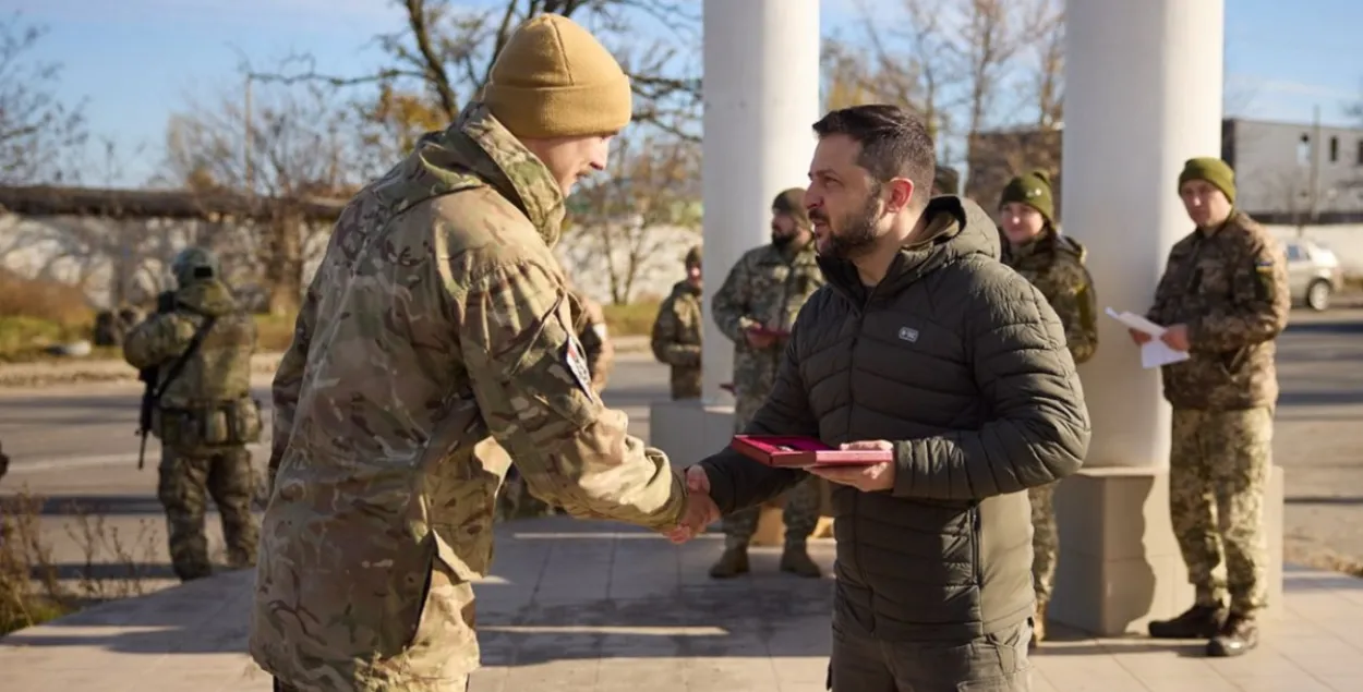 Беларускі добраахвотнік і прэзідэнт Украіны / t.me/V_Zelenskiy_official
