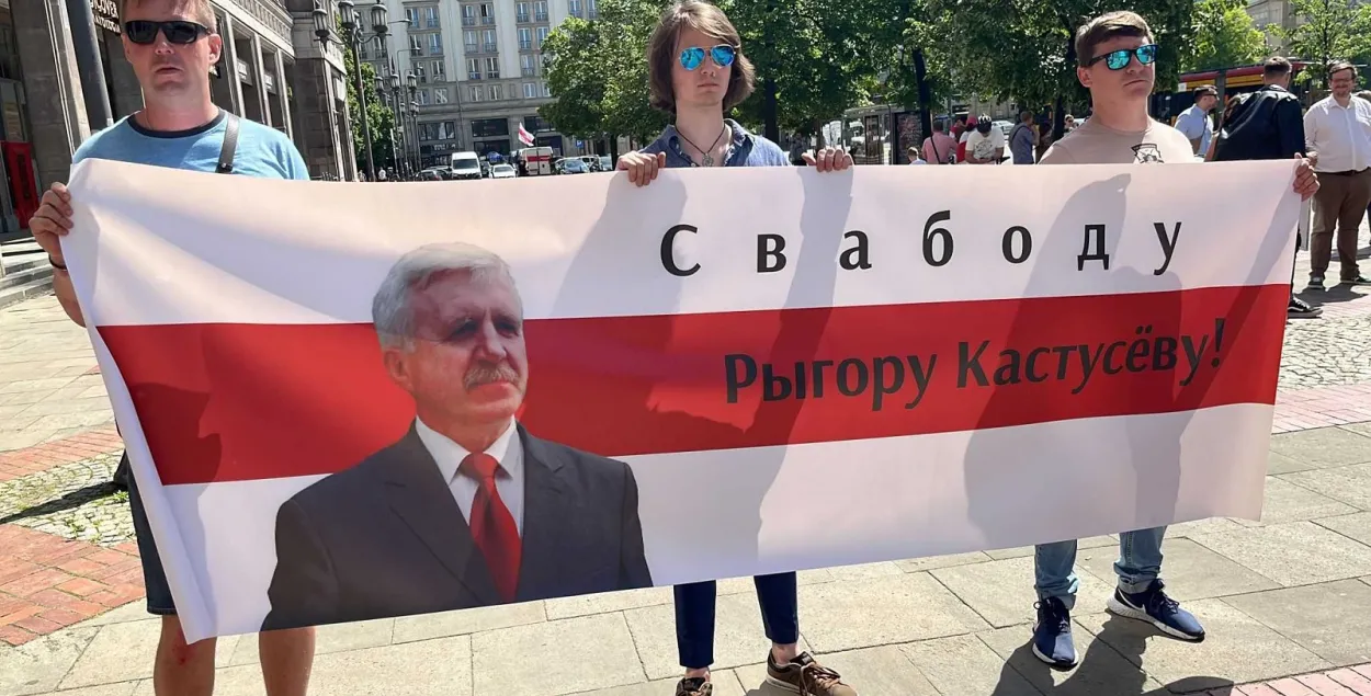 Старшыня Партыі БНФ знаходзіцца за кратамі / https://twitter.com/PartyjaBNF
