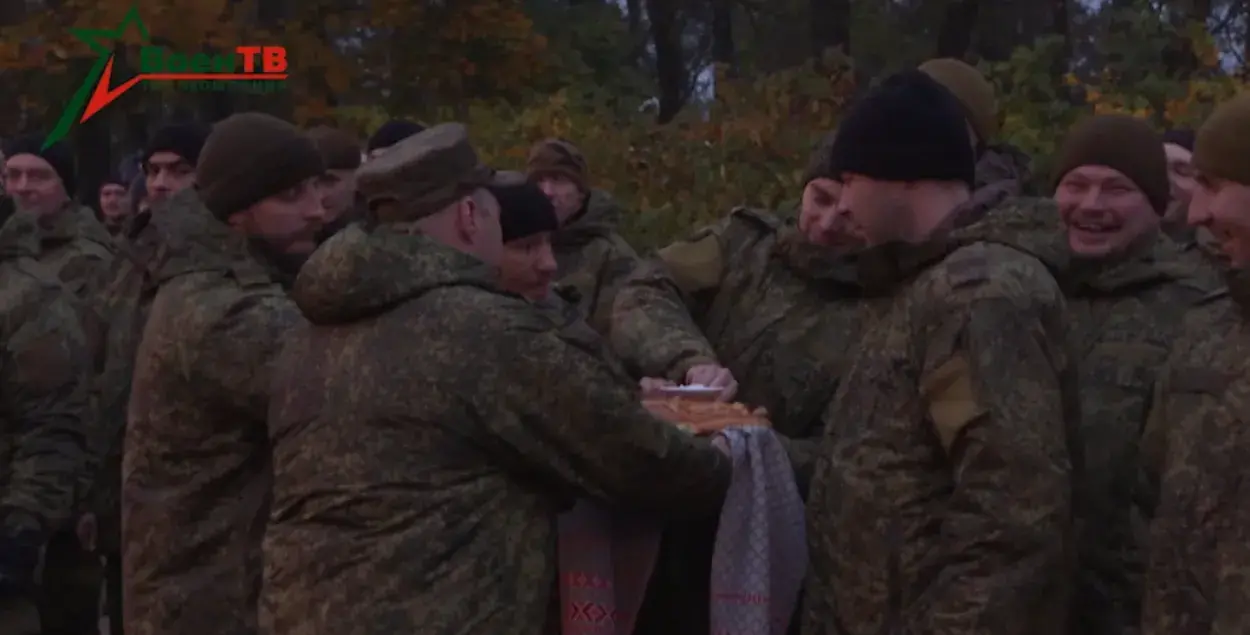 Российские военные прибыли в Беларусь / скриншот с видео "ВоенТВ"
