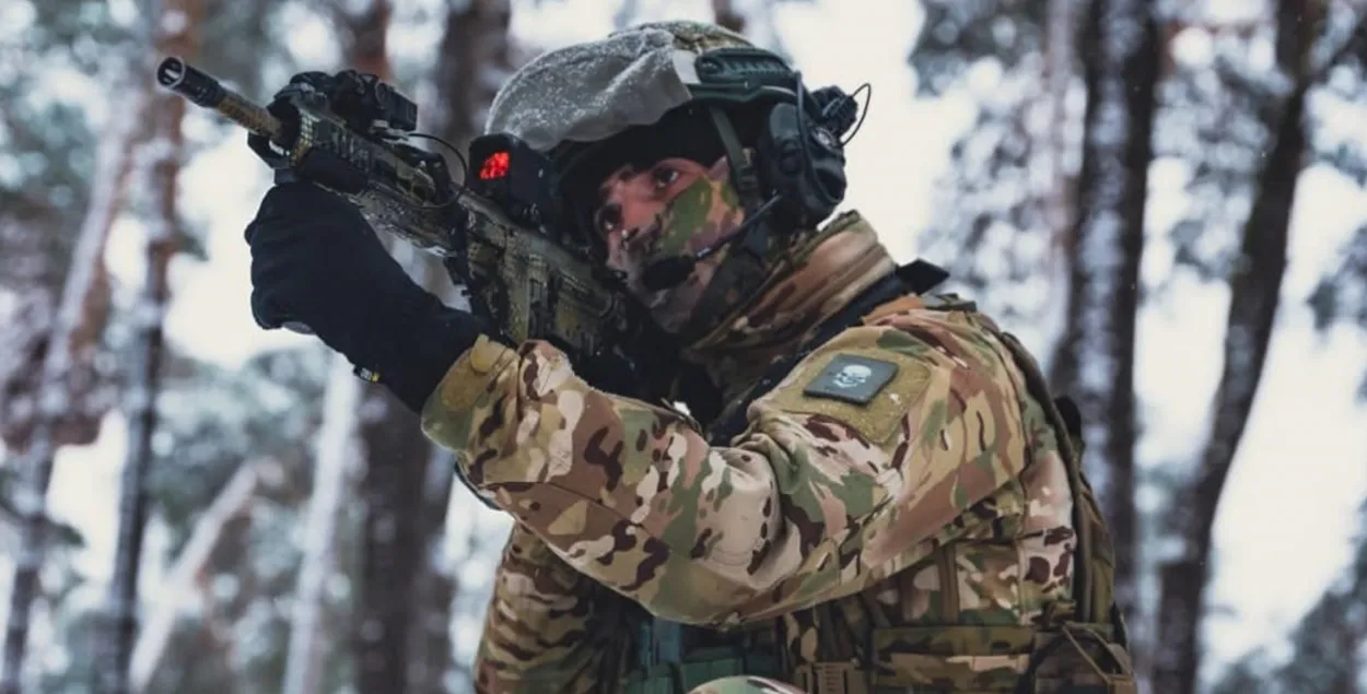 Украинский боец на охране границы / https://www.facebook.com/DPSUkraine/
