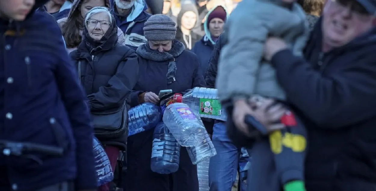 Чарга за вадой у Кіеве / Reuters
