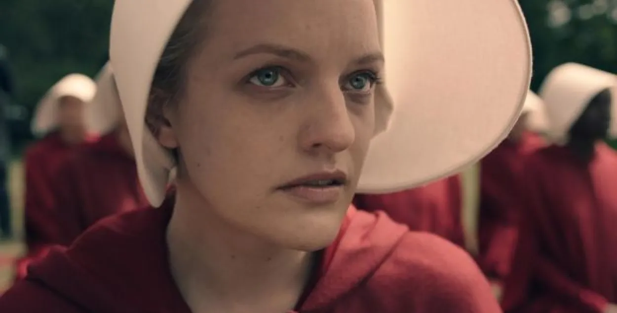 Cериал "Рассказ служанки" &mdash; в центре внимания на нынешней церемонии. Фото: bbc.com