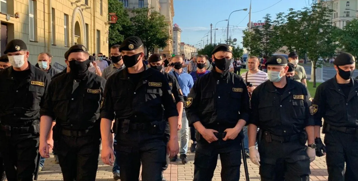 Байцы АМАПа на пратэставай акцыі ў Мінску / Еўрарадыё​