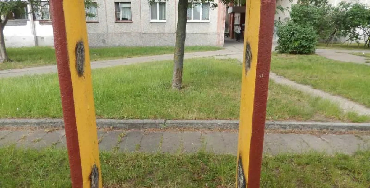 У Мінску хочуць прыбраць бетонныя канструкцыі з дзіцячых гульнявых пляцовак