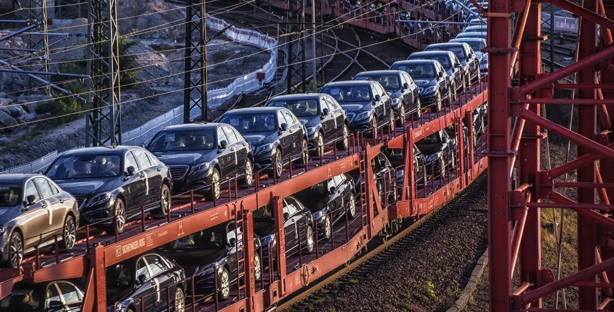 У пераліку тавараў, якія забаронена вывозіць з краіны, ёсць і аўтамабілі, ілюстрацыйнае фота / pixabay.com
