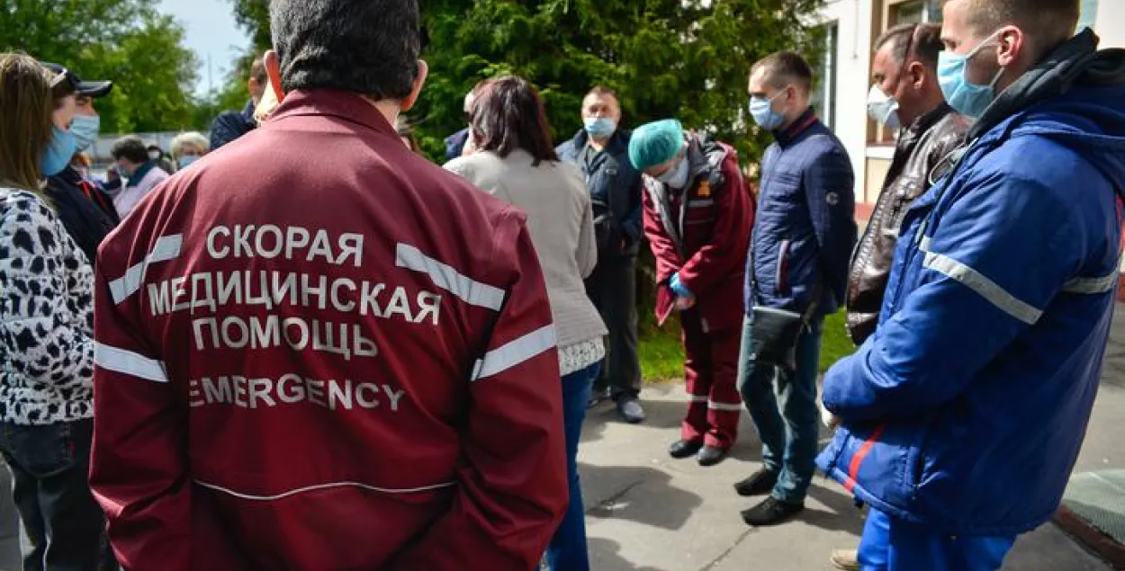 У Бабруйску галоўнага доктара звальняюць пасля скандалу з даплатамі на "хуткай"