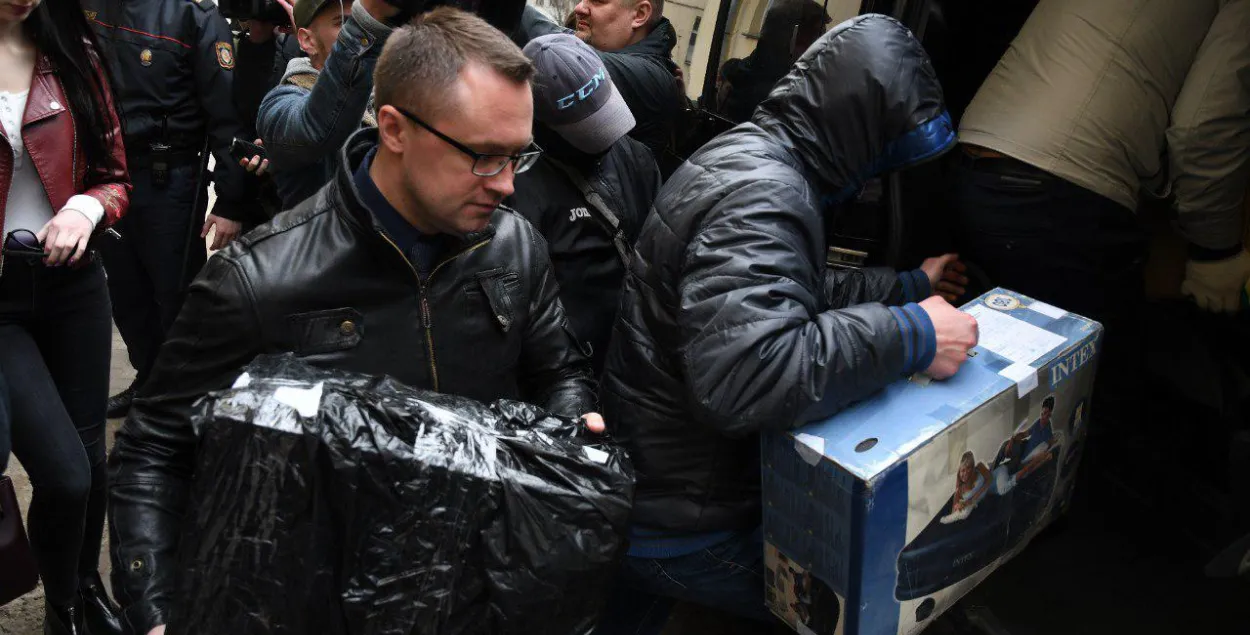 Следчы камітэт вярнуў "Белсату" тэхніку
