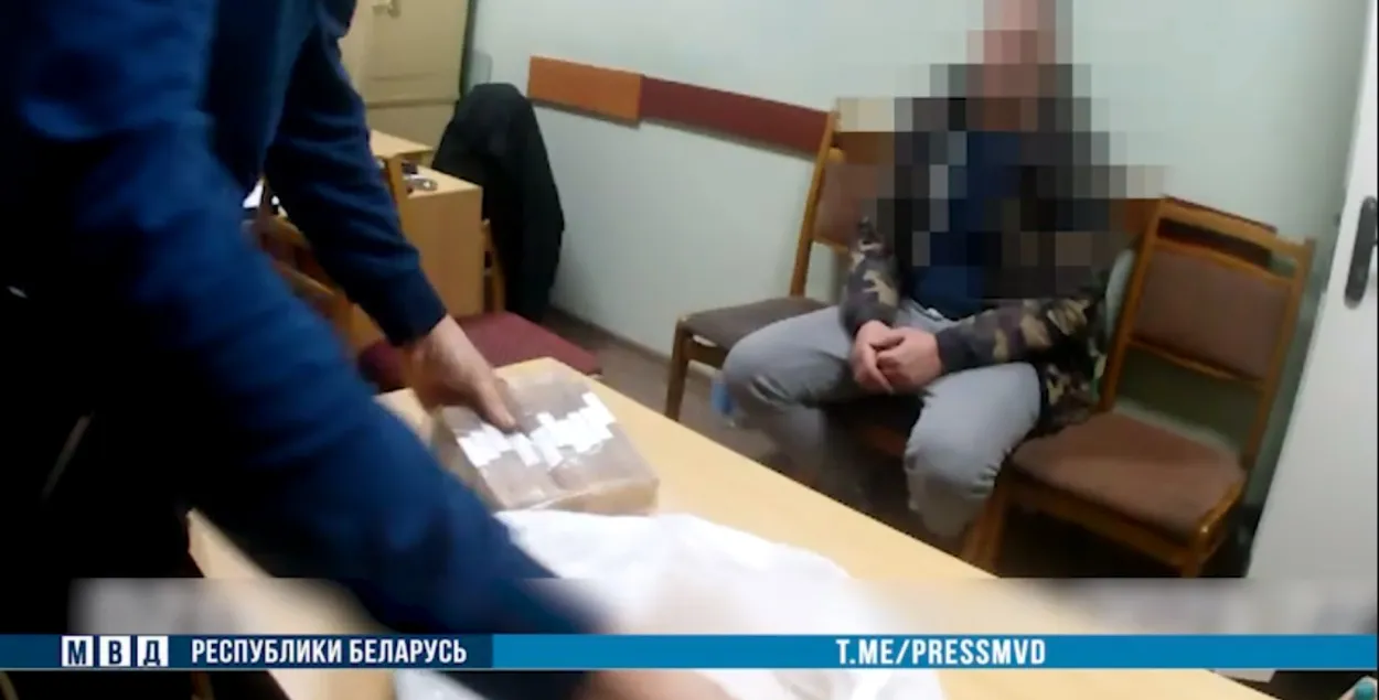 Топ-менеджера завода задержали при получении взятки / @pressmvd
