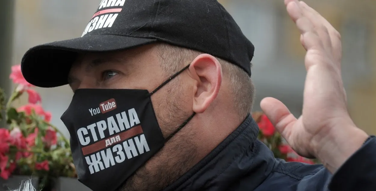 Палітвязня Сяргея Ціханоўскага пераводзяць на турэмны рэжым