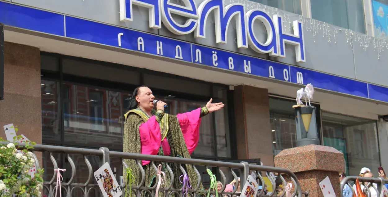 Выступ на "цыганскім падворку" на Фэсце нацыянальных культур у Гродне / vgr.by, ілюстрацыйнае фота
