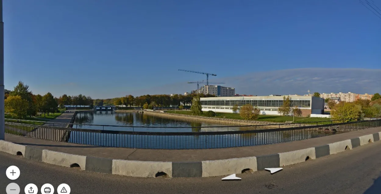 Свислочь возле улицы Даумана. Скриншот с сервиса "Яндекс.Панорамы".