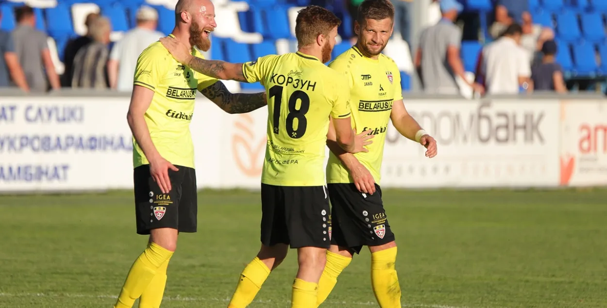Футболисты "Шахтёра" / vk.com/fcshakhterby​